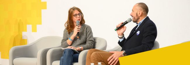 Virginie Brivady intervenant lors d'un événement.